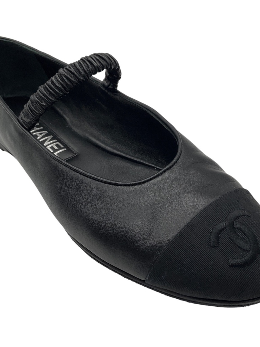 CHANEL BLACK 2024 CC LOGO GROSGRAIN CAP TOE AND LEATHER MARY JANE BALLET FLATS